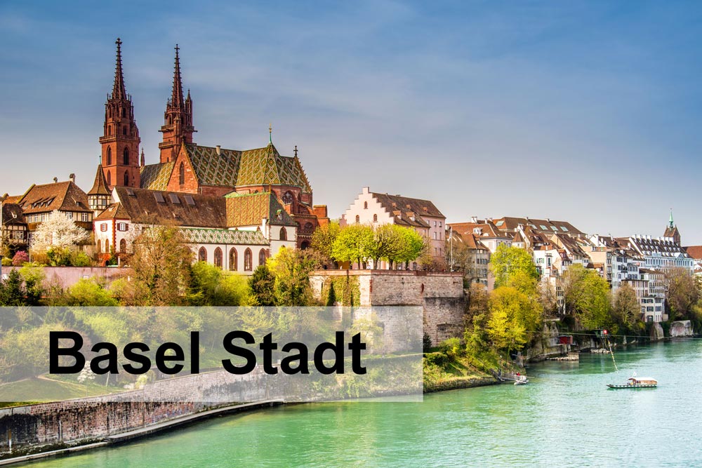 Basler Münster und Altstadt am Rhein